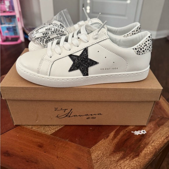 Vintage Havana White Sneakers - Picture 4 of 6